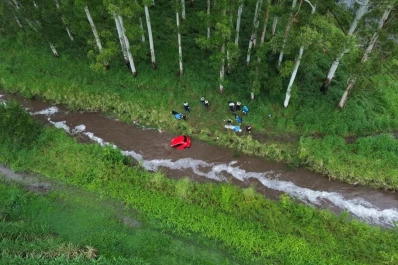 Tragedia en Tucumán: cayó un auto a un canal y murieron tres personas