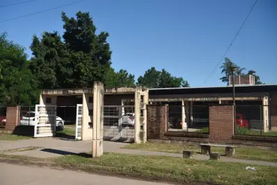 Un alumno ingresó armado a una escuela de la capital y fue reducido en plena clase: investigan si planeaba amenazar a sus compañeros