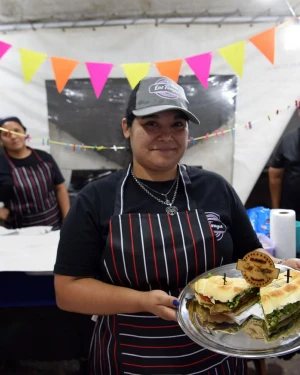 Comenzó la Fiesta Nacional del Sanguche de Milanesa