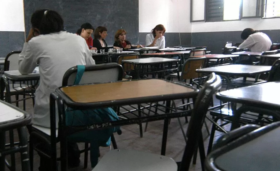 PRIMEROS DATOS. Una proyección realizada por los gremios indica que desaprobó el 50% de los alumnos. LA GACETA / FOTO DE FRANCO VERA
