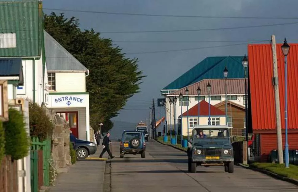 ¿ATEMORIZADOS? Según el gobierno inglés, los isleños se sienten amenazados. FOTO TOMADA DE TELEGRAPH.CO.UK