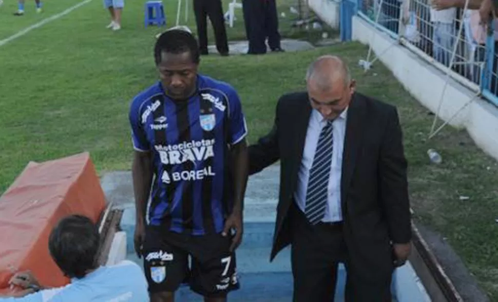 SE ALEJO. La llegada de Castillo había generado expectativa entre los hinchas decanos. LA GACETA / FOTO DE FRANCO VERA