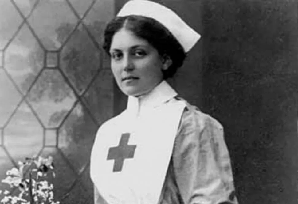 UNA SOBREVIVIENTE. Violet Jessop se salvó de tres naufragios. FOTOS TOMADAS DE PERFIL.COM