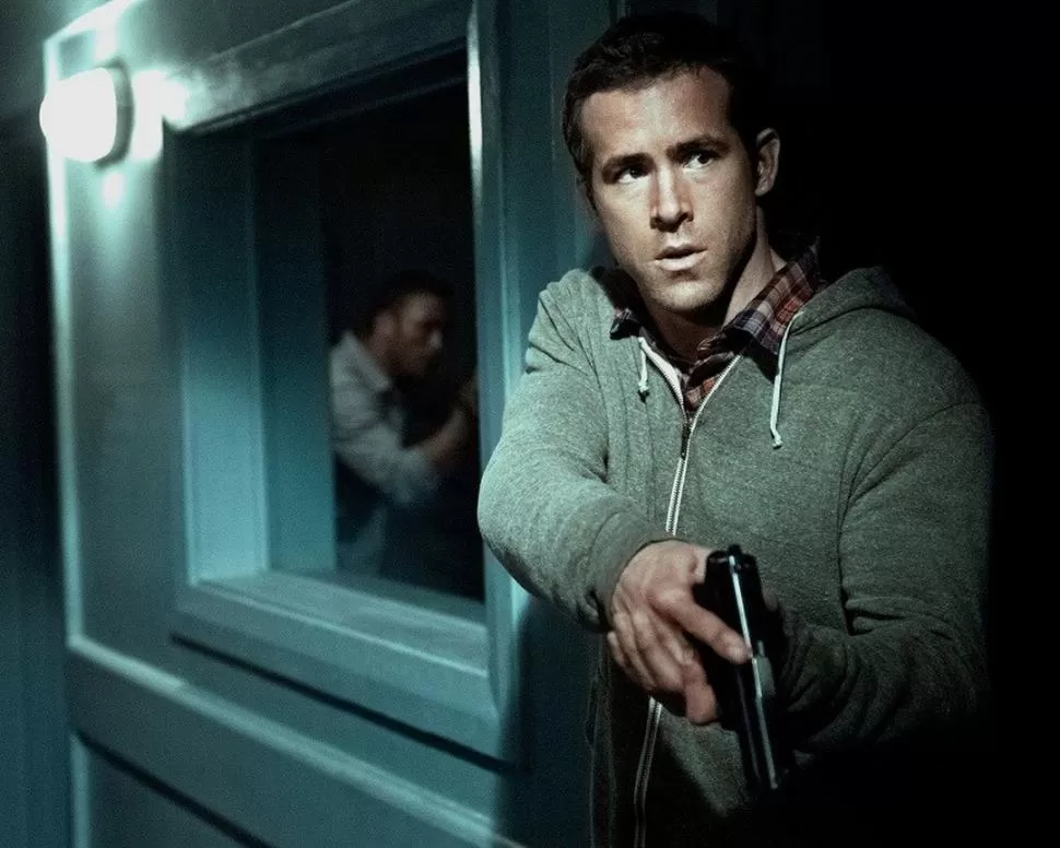 PARA SOBREVIVIR. Ryan Reynolds necesita de la experiencia del traidor. 