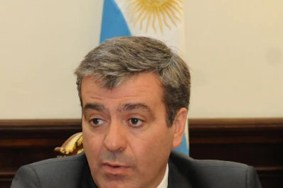 Cano planteó la responsabilidad del Estado en la situación de YPF