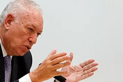 España pide un arreglo amistoso y dice que es un error apostar por la soberanía energética