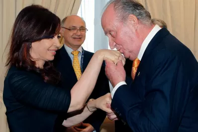 El rey de España tendrá que invitar a Cristina a la Cumbre Iberoamericana de Cádiz