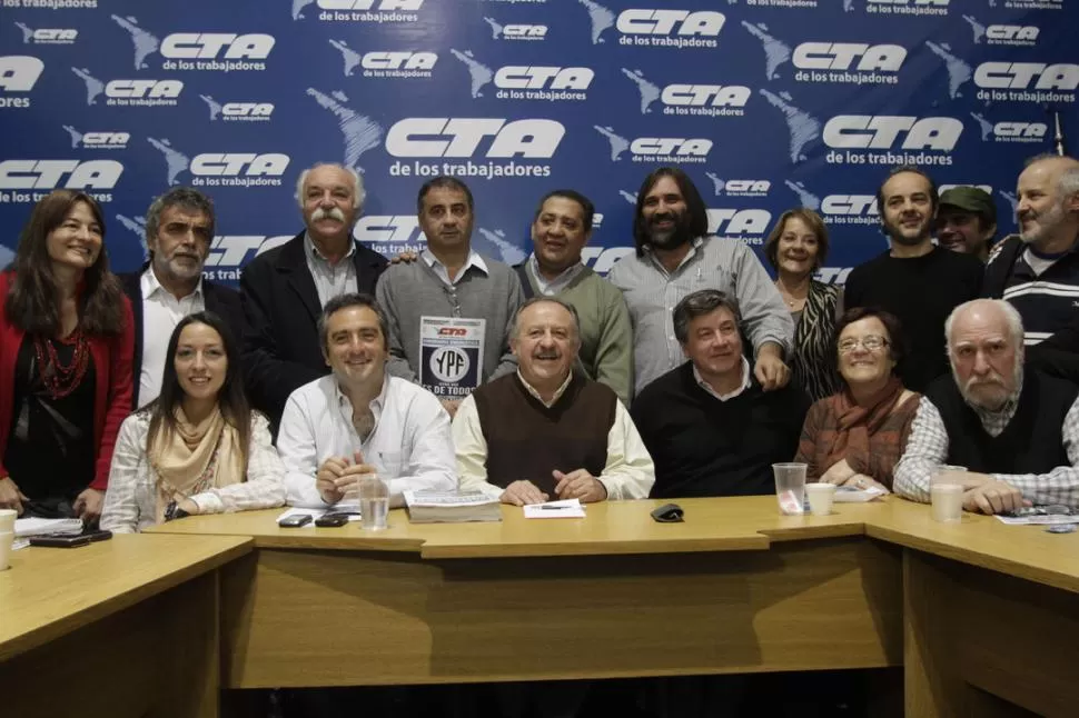 JUNTOS. Dirigentes de la CTA y de La Cámpora, en la central sindical. DYN