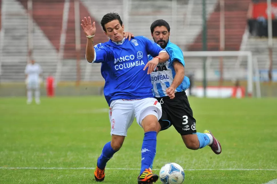 ANTE HURACÁN. Fondacaro regresaba de una suspensión y vio la roja. FOTO DE MATíAS GABRIEL NAPOLI ESCALERO (ESPECIAL PARA LA GACETA)