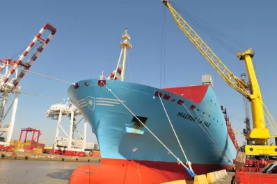 Hay que volver a la sensatez, integrados         a la economía abierta del mundo competitivo