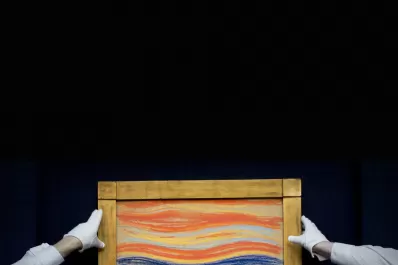 Casi 120 millones de dólares