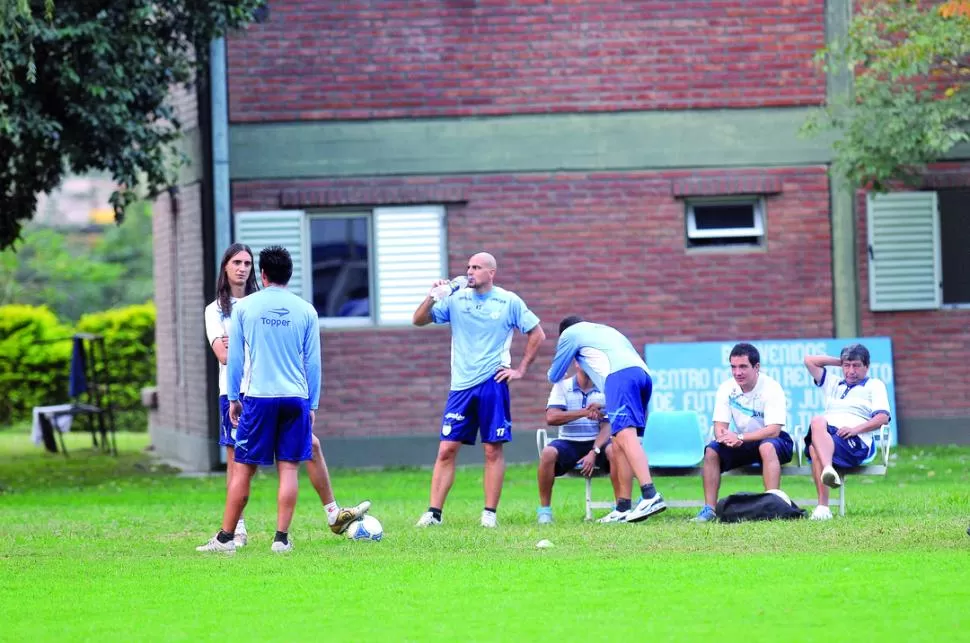 ¿AGUA SANADORA? Deivis quiere recuperarse, jugar y sobresalir ante River. LA GACETA / FOTO DE OSVALDO RIPOLL
