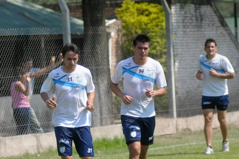 DESCARTADOS. Diego Barrado y Líder Mármol se desgarraron en el partido contra River y no podrán jugar el sábado ante central. ARCHIVO LA GACETA 