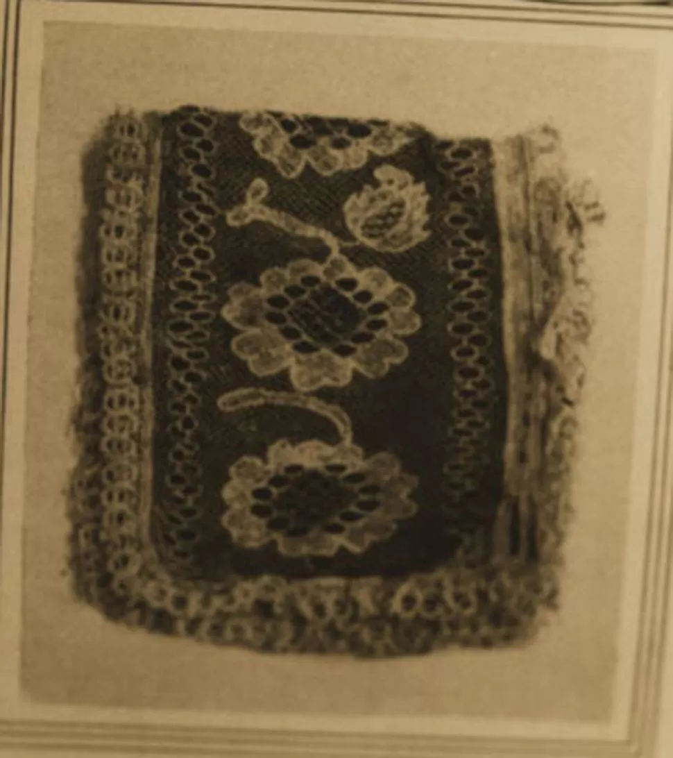 JOSÉ EUSEBIO COLOMBRES. Puño de encaje de un ornamento del célebre prelado tucumano, nacido en 1778 y fallecido en 1859. LA GACETA / ARCHIVO