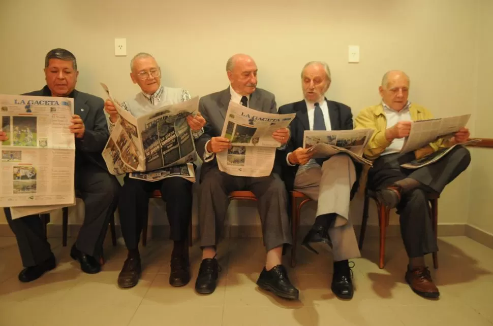 TODOS JUNTOS. Carlos Duguech, Hugo C. Navarro, Dante Diambra Caporaletti, José E. Santillán y Francisco Amable Díaz.  LA GACETA / FOTOS DE EZEQUIEL LAZARTE