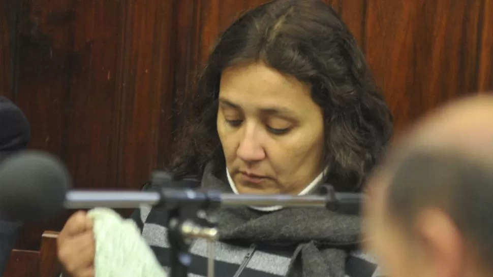 EN CRISIS. Milheim tuvo que ser retirada de la sala del juicio. LA GACETA / FOTOS DE JORGE OLMOS SGROSSO