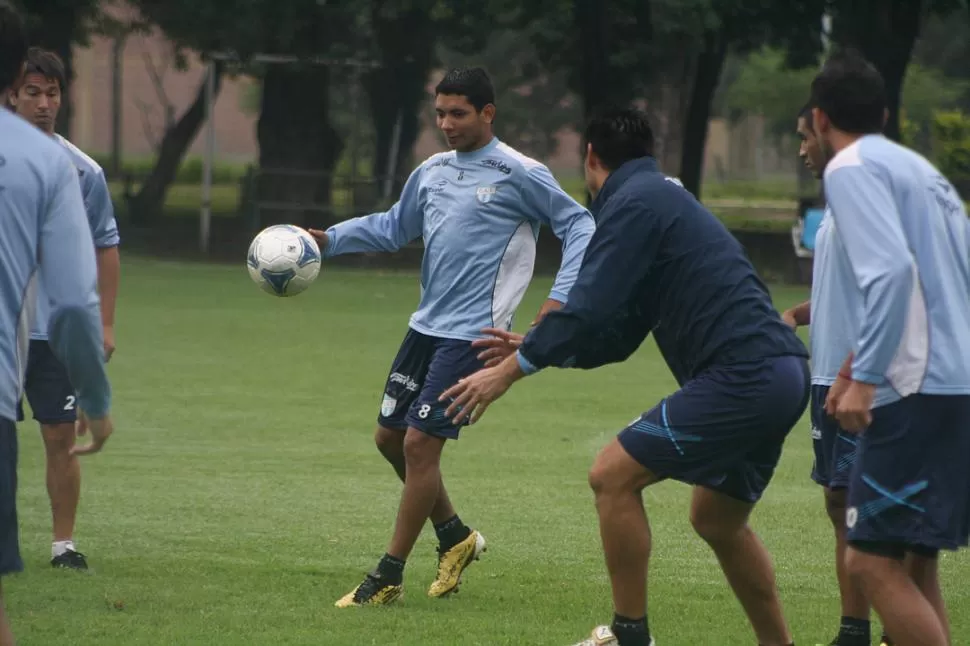 FRACASO 2. Palacios fue goleador en Uruguay, pero acá no lo ratificó. 