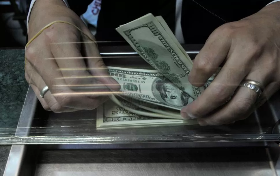 PULGAR ABAJO. La Justicia consideró que la vía excepcional del amparo no es el camino idóneo. ARCHIVO LA GACETA / FOTO DE JORGE OLMOS SGROSSO