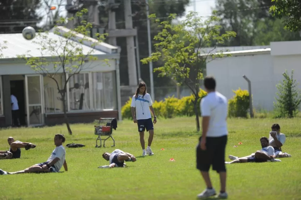 DOLIDO. Chacón dejó de entrenar al plantel el sábado pasado, después del 0-0 con Chacarita, en Tristán Suárez. LA GACETA / FRANO VERA