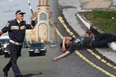 Un policía le dio un helado a un diabético y le salvó la vida