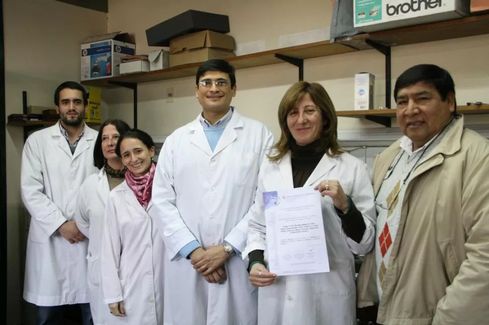 GANADORES. Estudiaron el estado de la venas en un paciente hipertenso en ralación con el by-pass coronario. PRENSA UNT 