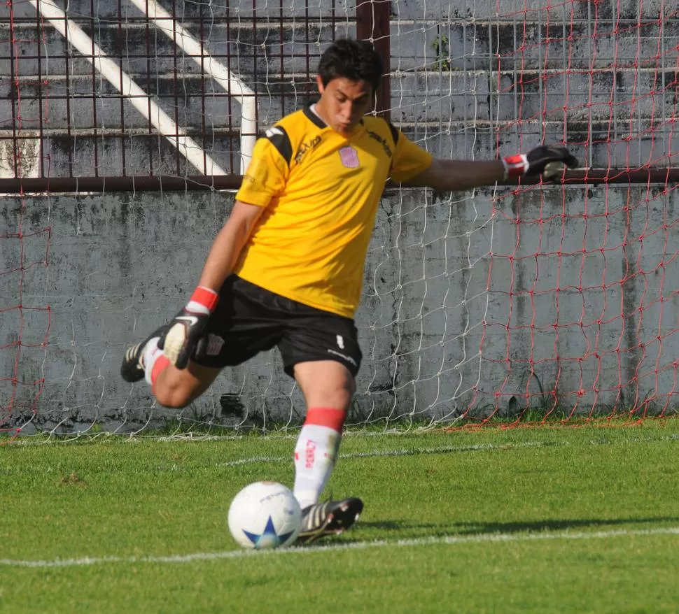 EXPERIENCIA. Diego Pave cumplió una buena temporada en los santos. LA GACETA / FOTO DE ENRIQUE GALÍNDEZ