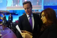 Cristina y Cameron se cruzaron por Malvinas en plena sesión del G-20