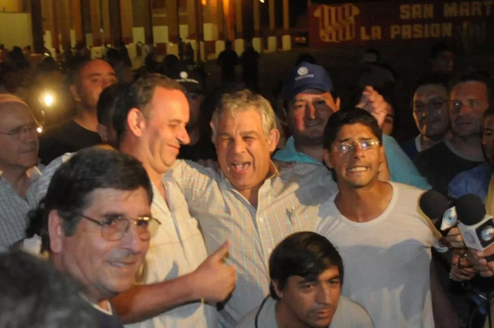 OTROS TIEMPOS. En diciembre, Luque celebraba su arribo a la institución. LA GACETA / ARCHIVO