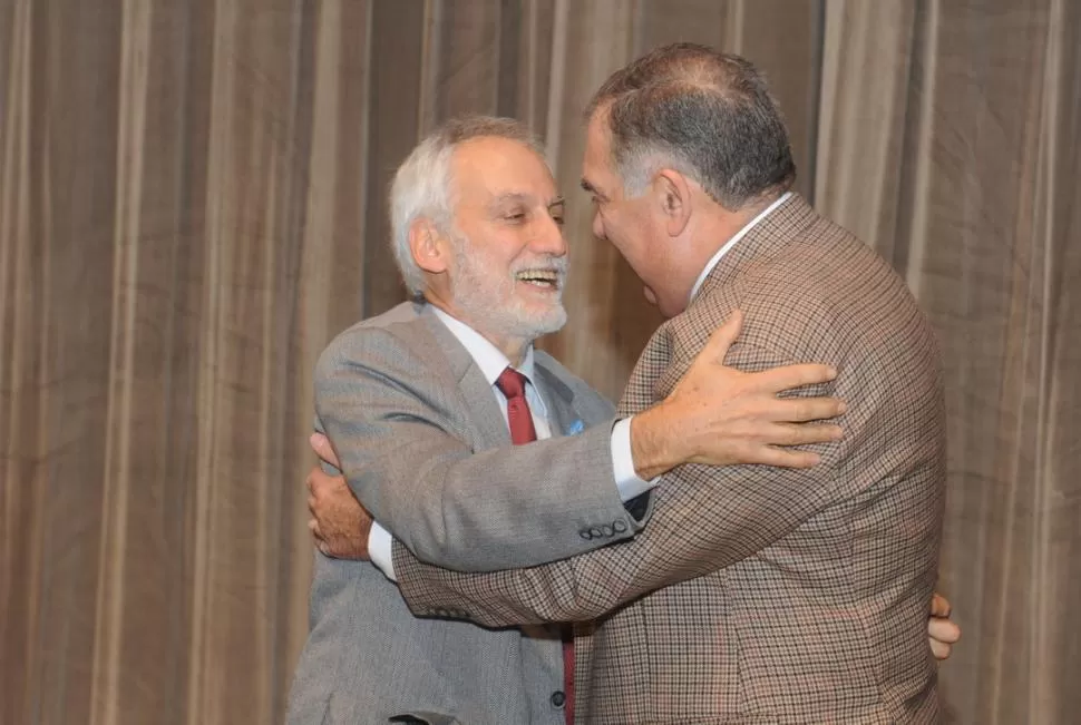 VISITANTE ILUSTRE. Otheguy, titular de Invap, fue recibido por Cerisola. LA GACETA / FOTO DE ANTONIO FERRONI 