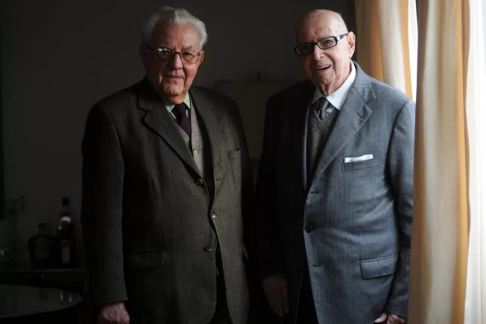 CRUCE DE MIRADAS. El respeto de Bianchi por su maestro, el enorme afecto de Moreno por su mejor alumno. LA GACETA / FOTOS DE INéS QUINTEROS ORIO