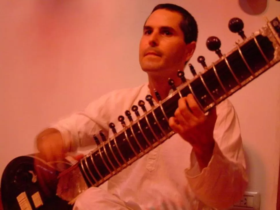UN REFERENTE DEL RAGA. Ariel Chab Tarab interpretará distintas variantes de está música tradicional de la India.  