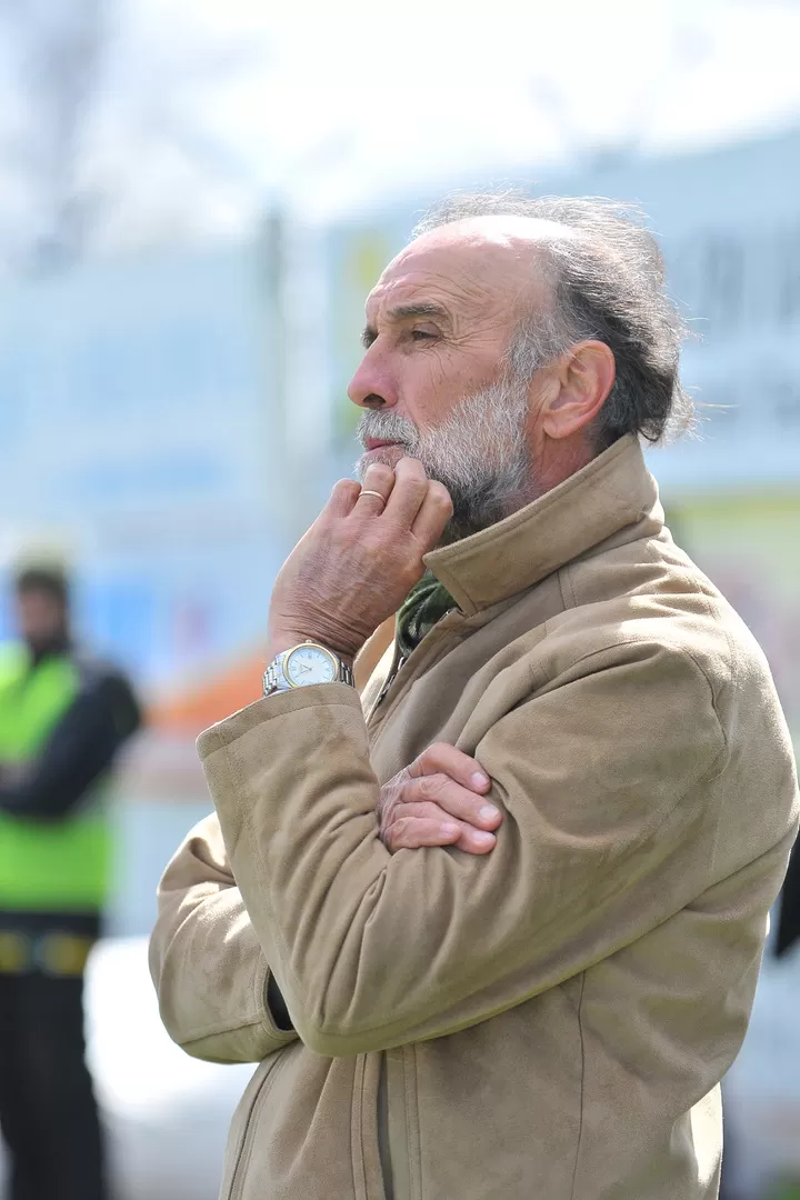 EN PAZ. Pese a la goleada en contra, el DT no se alteró ni mucho menos.  