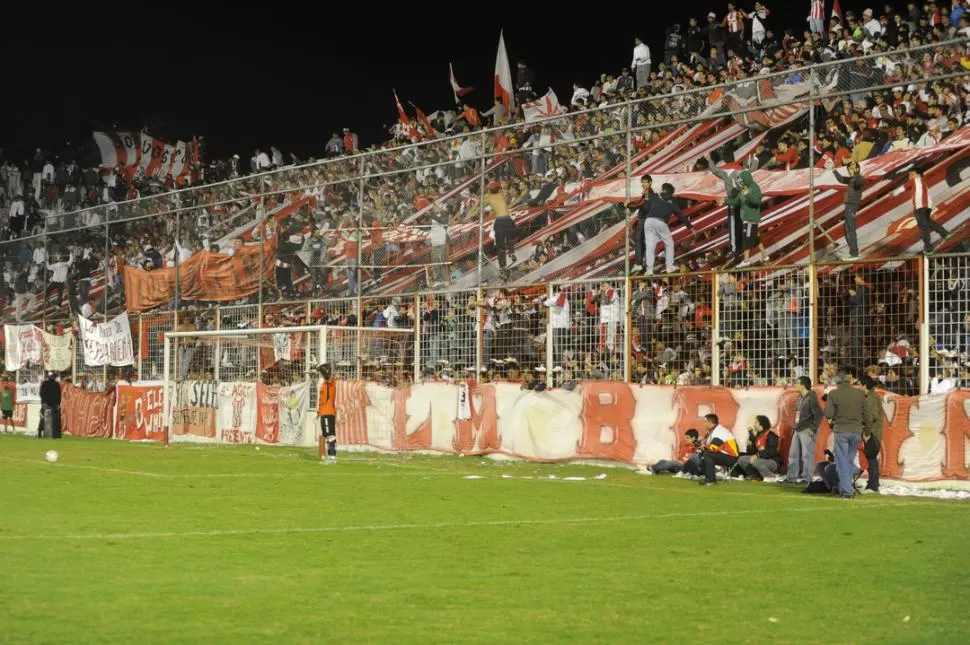 LOCAL. Los hinchas santos tendrán tres cotejos seguidos en La Ciudadela. LA GACETA / FOTO DE ANTONIO FERRONI