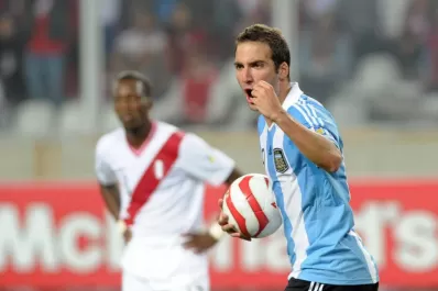 Messi no apareció y Argentina sacó un sufrido empate en Perú: 1-1