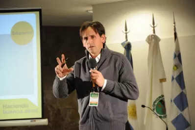 Juan María Segura diserta sobre las redes sociales