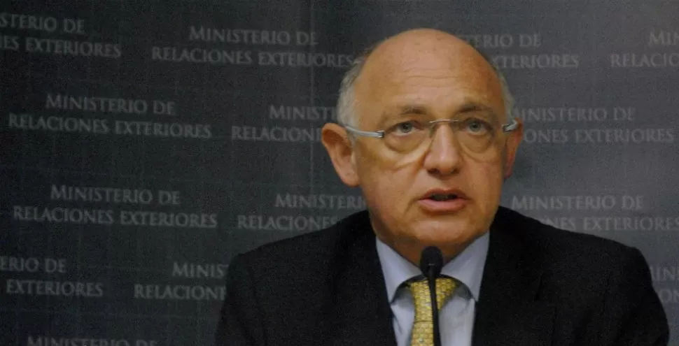 DIALOGO. Timerman instó a Camaron a comenzar el diálogo por Malvinas. REUTERS