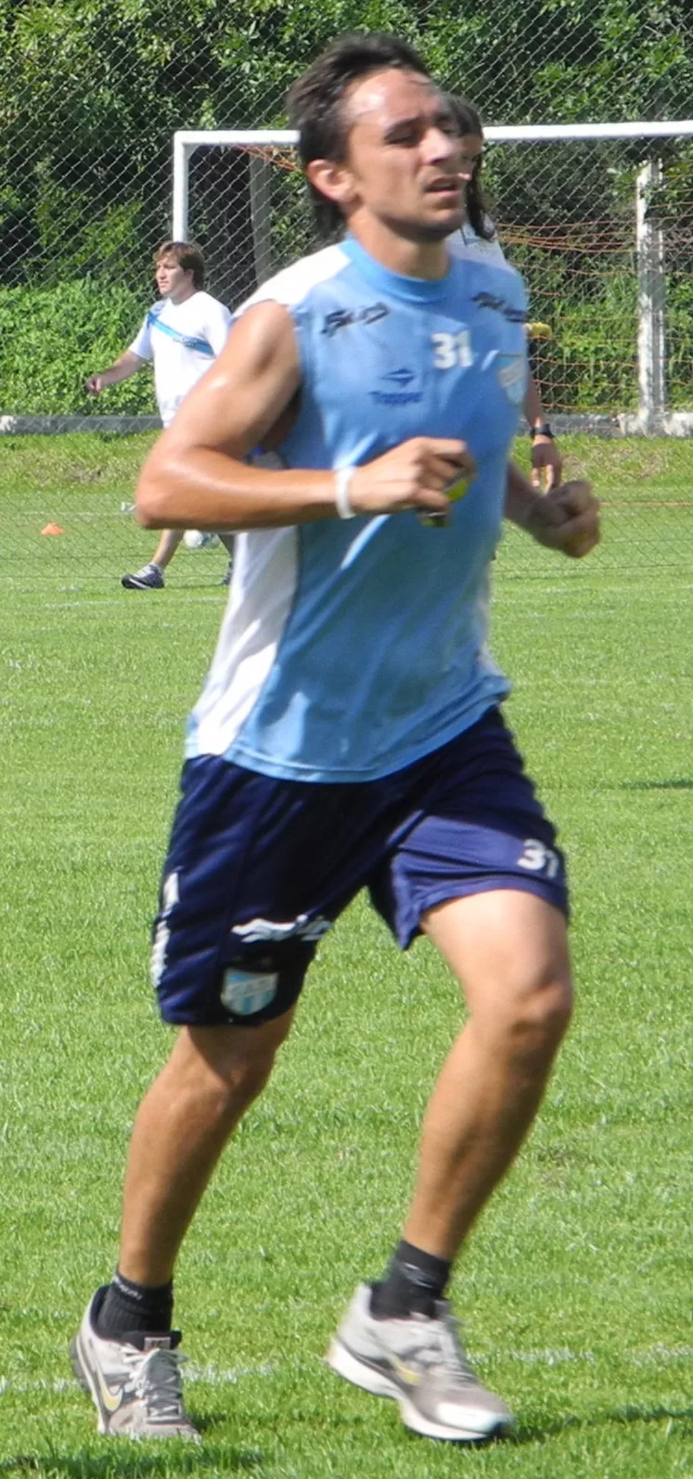 CAMINO A LA GLORIA. Con la pretemporada, Barrado correrá cada pelota. LA GACETA /  FOTO DE NICOLÁS IRIARTE