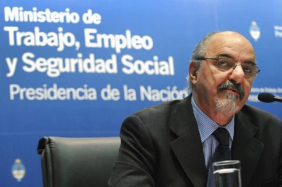 El Gobierno considera lamentable la división de la CGT y culpa a Moyano