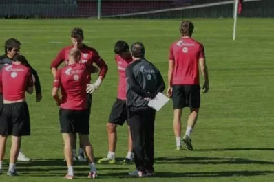 El Loco Bielsa echó a Llorente de la práctica