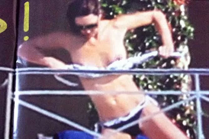 AL SOL. La duquesa de Cambridge no quería marcar en su bronceado de verano. FOTO DE REVISTA CLOSER