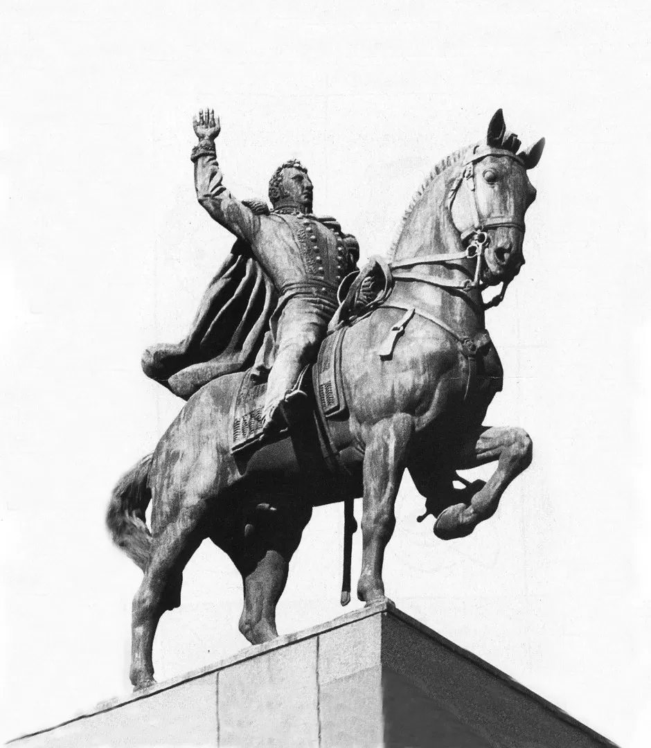 CARLOS DE ALVEAR. Estatua ecuestre del vicepresidente, en 1812, de la Sociedad Patriótica Literaria. LA GACETA / ARCHIVO