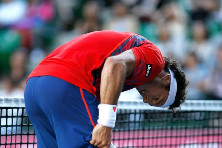 DESGASTE. Pico sucumbió ante el chipriota, que aprovechó la cantidad de partidos consecutivos con los que llegaba el argentino. REUTERS