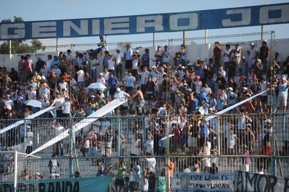 MENSAJE. Los dirigentes de los leones le pidieron a la hinchada que no se generen incidentes durante el cotejo. LA GACETA / FOTO DE ANTONIO FERRONI (ARCHIVO)