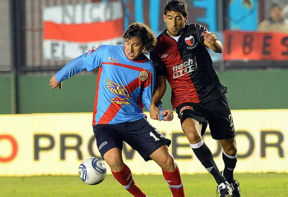 DUELO ENTRE NECESITADOS. Arsenal y Colón chocarán hoy a las 19, en Sarandí. Televisará la TV Pública.