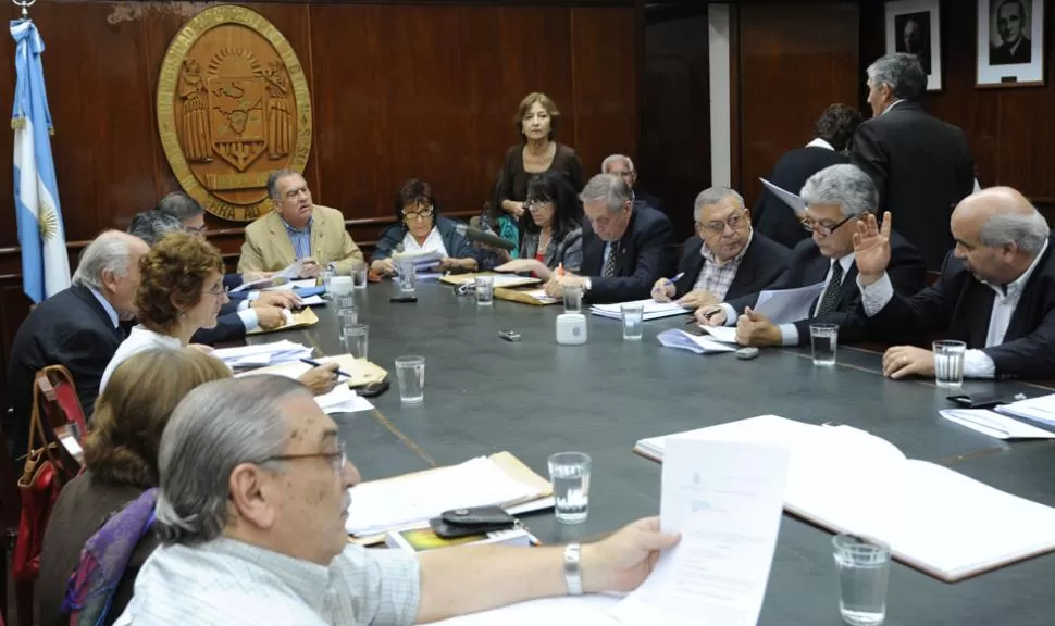 INCONCLUSO. El consejo evitó hablar de lo más controversial. LA GACETA/ FOTO DE ENRIQUE GALINDEZ.