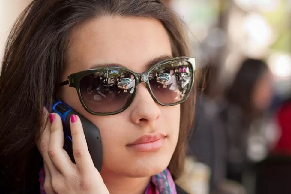 FUNCION SOCIAL. En la Argentina, los usuarios de smartphones los usan para acceder a las redes sociales y a los chats. LA GACETA / FOTO DE ARCHIVO