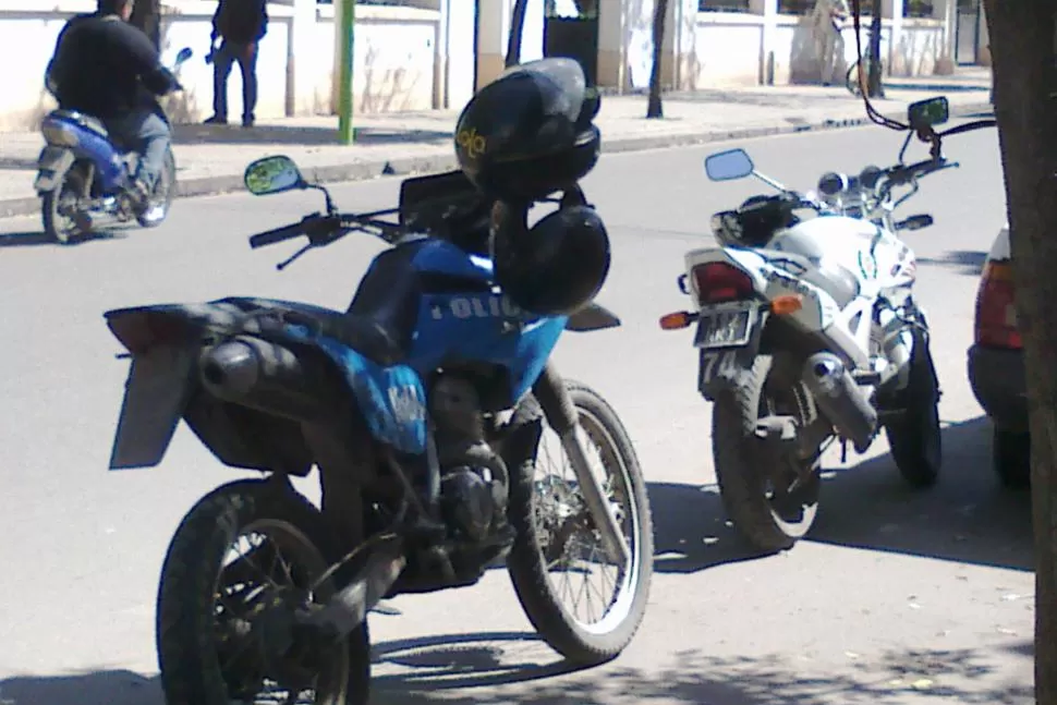 Entre bomberos no se pisan la manguera