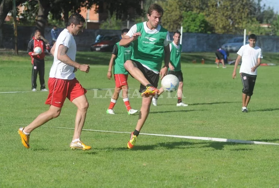 MANIJA. Pato Rodríguez tendrá en sus pies la conducción de un equipo necesitado de un triunfo. LA GACETA / FOTO DE ANTONIO FERRONI (ARCHIVO)