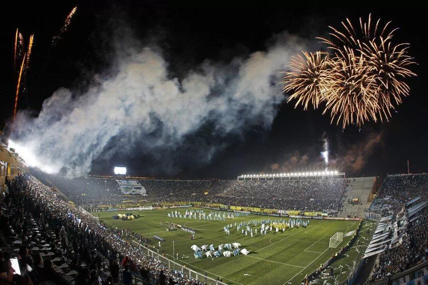 TODOS QUIEREN ESTAR. La primera final fue para Boca, que derrotó a Racing en San Juan. FOTO TOMADA DE FACEBOOK.COM/COPAARGENTINAOFICIAL