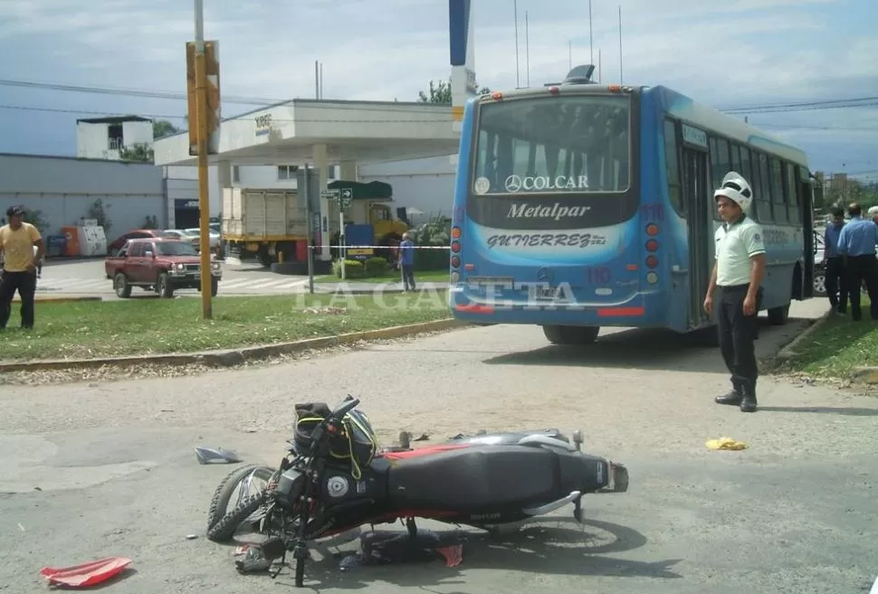 CRUCE PELIGROSO. La colisión ocurrió ayer por la tarde. LA GACETA / FOTO DE RODOLFO CASEN